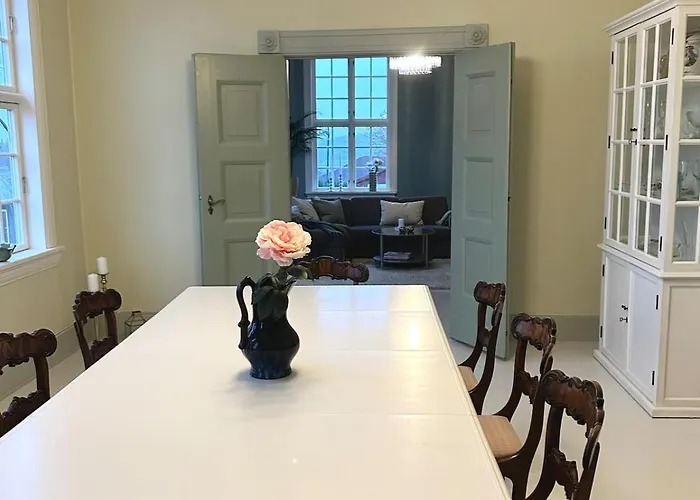 Historic With Large Garden Villaer *