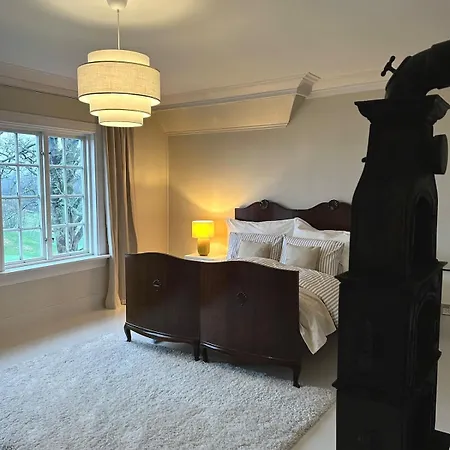 Vila Historic With Large Garden Stord