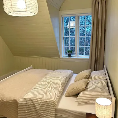 Historic With Large Garden Vila Stord